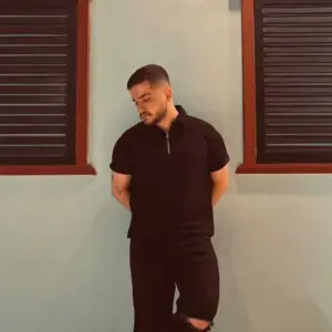 دانلود آهنگ بیا تو بغل خودم هوا سرده عرشیاس