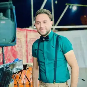 دانلود آهنگ زیبا صنم نگارم