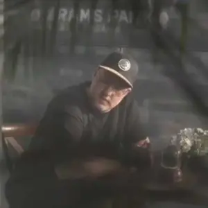 دانلود آهنگ زیر سر خودته شب باز بیداره چشم منه لجباز محمد طاهر