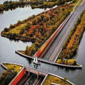 دانلود آهنگ زخم قلبم هنوز داغانه دیوانه