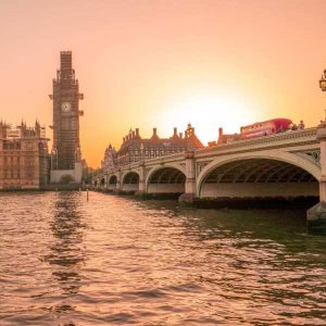 دانلود آهنگ اقیانوس منو با درد میبرد زیر آب سرد