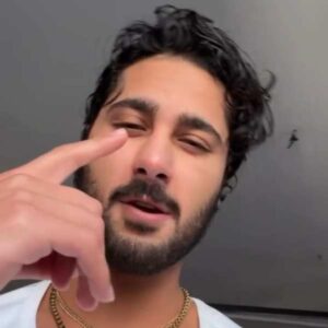 دانلود آهنگ کیسان یه اتفاق نادره یه برده پادشاه بشه